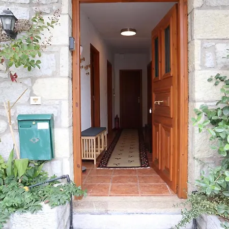 Apartamento Dimos Arájova